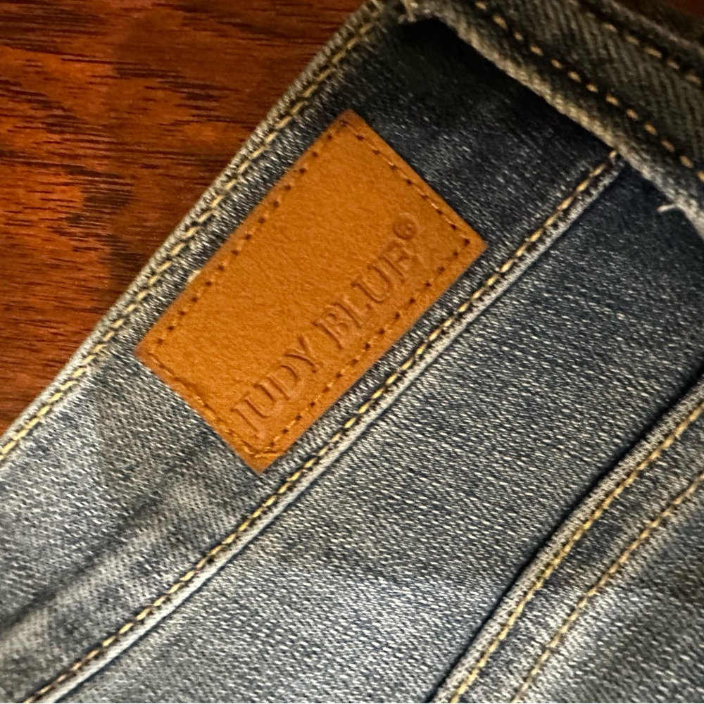Judy Blue Distressed Skinny Jeans - Picture 5 of 5